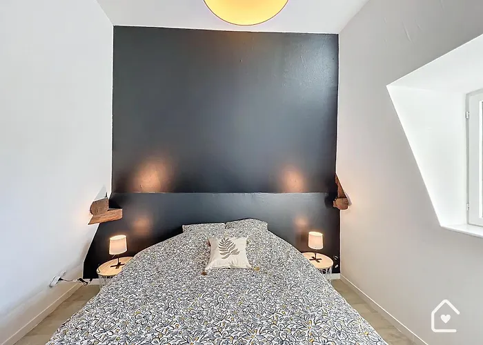 Les Bords De Vienne - Place Dupleix *