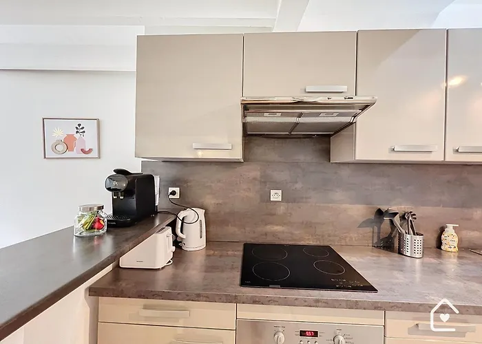 Les Bords De Vienne - Place Dupleix *